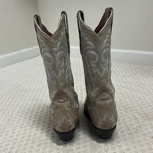 Metallic White Cowgirl Boots - Picture 3 of 7